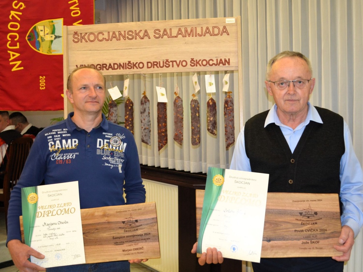Marjan Oberč je postal šampion ocenjevanja, Jože Škof pa prvak cvička. Oba prihajata iz Tomažje vasi in oba imata vinograde na Vinjem vrhu.