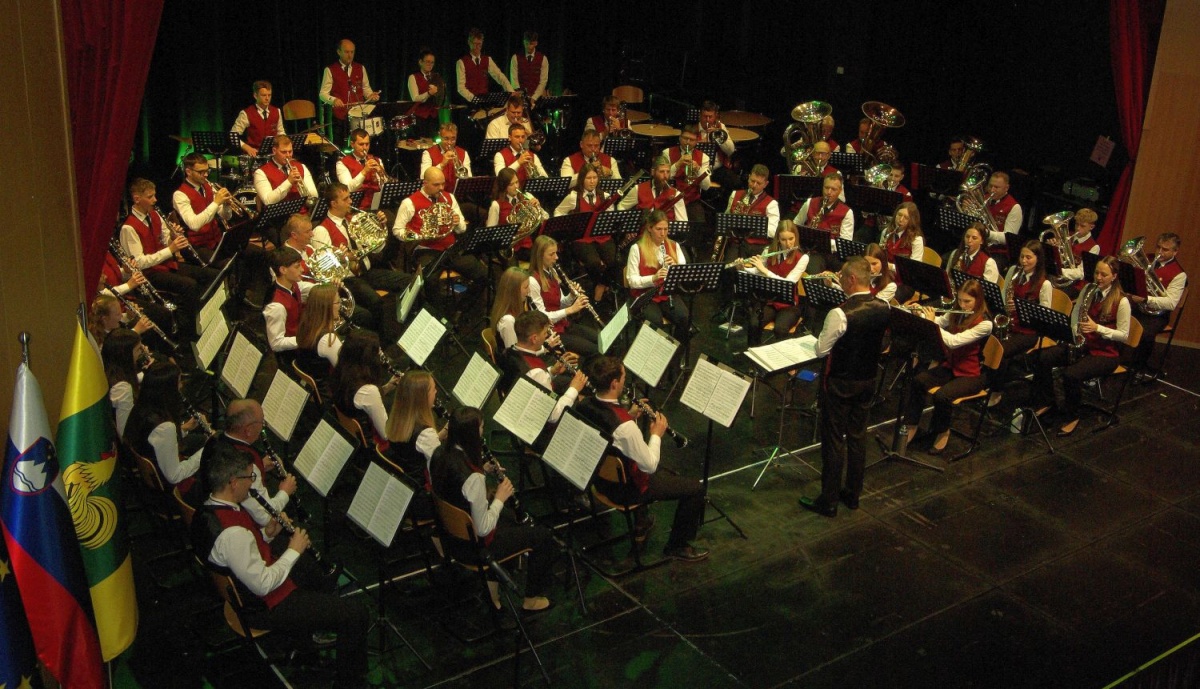 Pihalni orkester Občine Šentjernej sedaj vodi Sandi Franko.