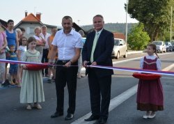 Župan občine Straža Dušan Krštinc in direktor podjetja Teleg-M Milovan Gazibarić