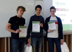 Najboljši trije na 4. tekmovanje v znanju računalništva in spletnih tehnologij za srednješolce. (Foto: FIŠ Novo mesto)