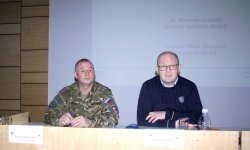 Poveljnik sil Slovenske vojske brigadir Miha Škerbinc in državni sekretar Klemen Grošelj