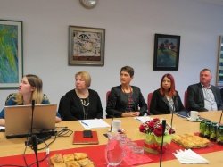 Županja Polona Kambič je povabila v goste podjetnike in obrtnike.