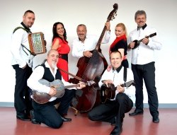 Tamburaška skupina Dupljak bo s sobotnim koncertom v Kočevju obeležila 20 let delovanja.