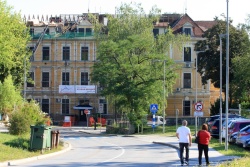 Splošna bolnišnica Novo mesto je negovalni oddelek uredila  v stavbi stare interne bolnišnice, ki je bila to poletje deležna prenove.  (Foto: arhiv; B. B.)