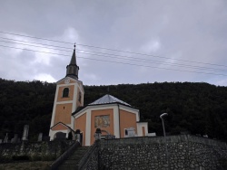 V straški občini je po potresu najbolj poškodovana cerkev Marije vnebovzete v Dolenji Straži (foto: arhiv; spomeniki.blogspot.com)