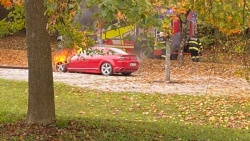 Tole je pa še slika včerajšnjega dopoldneva, ko je v Šmarjeških Toplicah na parkirišču zagorel električni avtomobil ... (foto: Policijske kontrole Dolenjska)