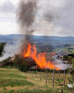 FOTO: Požar na Kuzarjevem Kalu: Ostali brez vsega