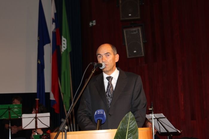 Slavnostni govornik je bil predsednik SDS-a Janez Janša.