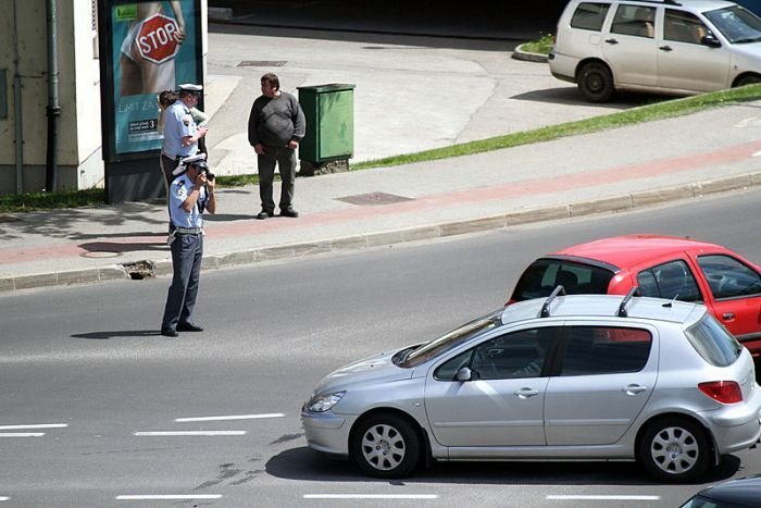 Nesreči v Ločni je sredi dneva povzročil pijani voznik. (Foto: Andrej Matič, arhiv DL)