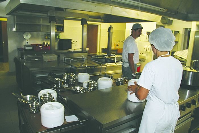 Šola ima urejeno šolsko kuhinjo, ki so jo lani preuredili. (Foto: R.N., Arhiv DL)