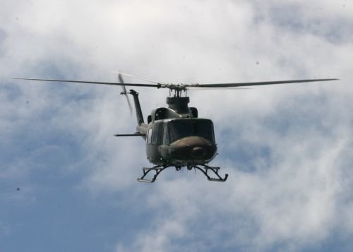 V gašenje sta se vključila tudi dva vojaška helikopterja. (Foto: arhiv DL)