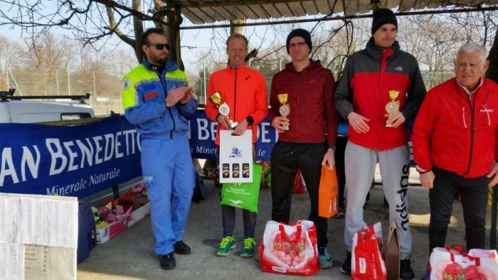 Mitja Krevs (drugi z leve) je v Italiji uspešno prestal prvi tekmovalni test po poškodbi. (Vir fotografije: M: K.)