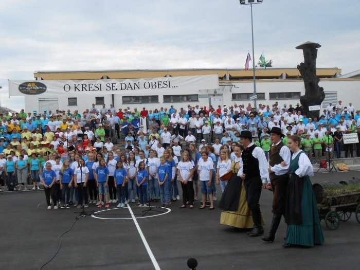 FOTO: Tabor slovenskih pevskih zborov; zapelo več kot tisoč pevcev