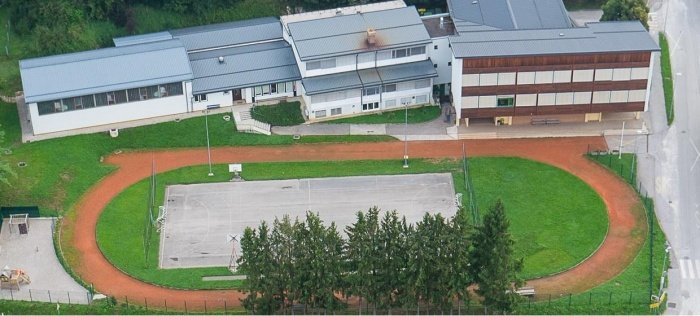 Šolsko igrišče pri OŠ Veliki Gaber. (Foto: spletna stran občine Trebnje)