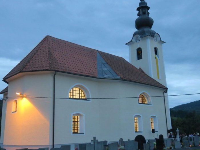 Župnijska cerkev Marije brezmadežne je ob 230-letnici obstoja in delovanja župnije temeljito prenovljena.