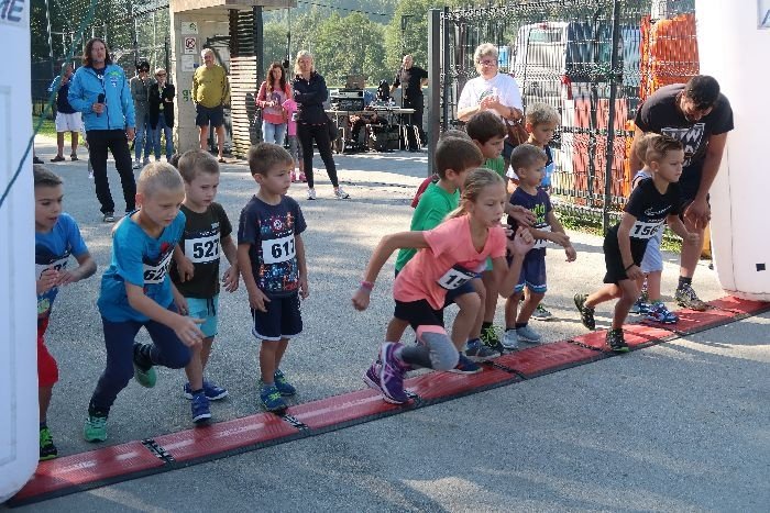 V teku na krajše proge so se pomerili tudi najmlajši tekači.