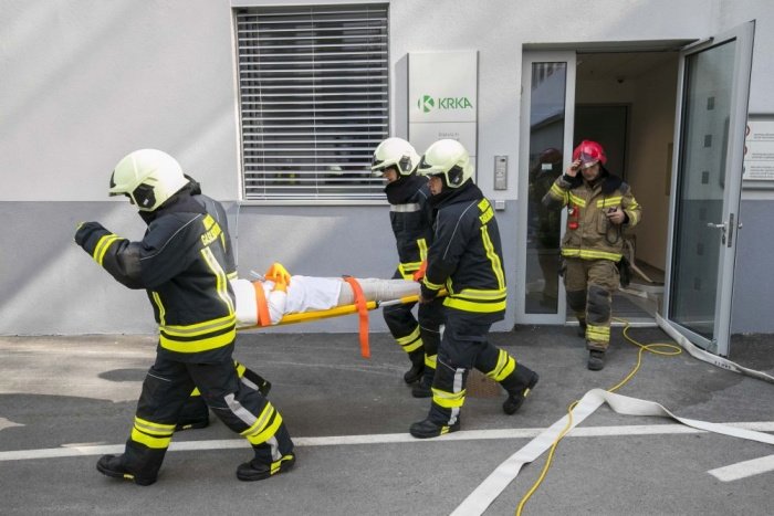 FOTO: Gasilci so bili v Krki v treh minutah