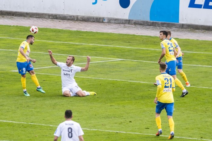 Nogometaše Krškega so tokrat na kolena spravili Celjani. (Foto: Jurij Kodrun/M24)