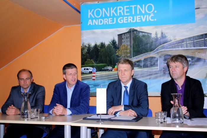 Na današnji novinarski konferenci so na strani liste Sonce sodelovali (z leve) Ferdo Pinterič, Uroš Škof, Andrej Gerjevič in Jure Pazdirc. (Foto: M. L.)