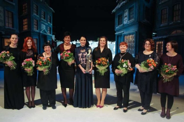 Nominiranke za žensko leta 2018, Nuša Rustja je tretja z desne. (Foto: Mare Vavpotič/M24, spletna stran revije Zarja)