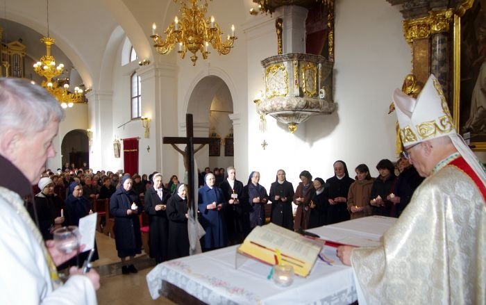 Srečanje redov novomeške škofije je včeraj potekalo v Šentjerneju.