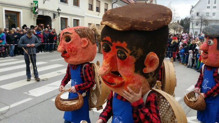 Slovenske maske zasedle Ribnico 