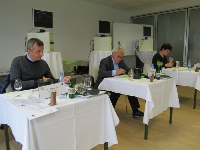 Ocenjevalnim komisijam so predsedovali dr. Franci Čuš, dr. Mojmir Wondra in Ivanka Badovinac.