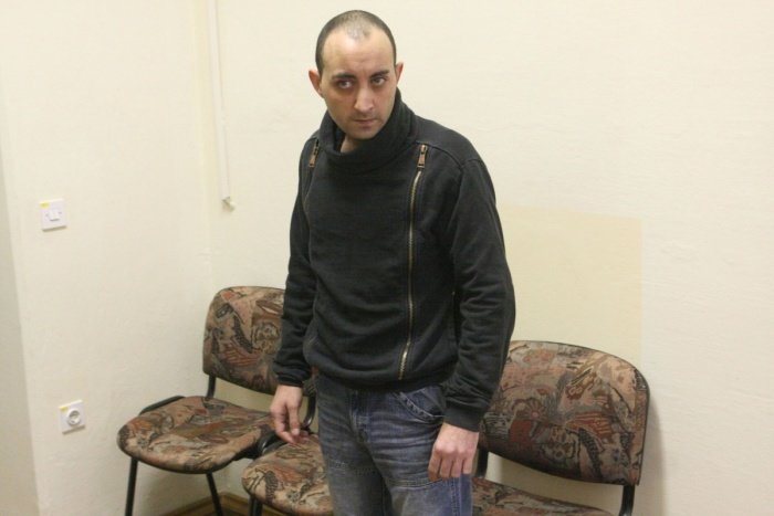 Silvo Barišič je na sodišče prišel iz zapora, v katerem že prestaja 18-mesečno zaporno kazen. (Foto: B. B.)