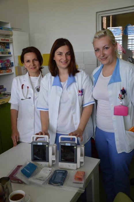 Sanja Radić Lugarić, dr med, spec pediater, predstojnica; Anita Mujakić, dms, strokovna vodja pediatričnega oddelka, in Karmen Bohorč, dms, namestnica (z leve) (Foto: arhiv Splošne bolnišnice Brežice)