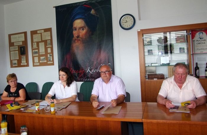 Na novinarski konferenci so spregovorili (od leve proti desni): Jožica Lindič, Mateja Robek Zaletelj, Jože Kapler in Vinko Gradišar.