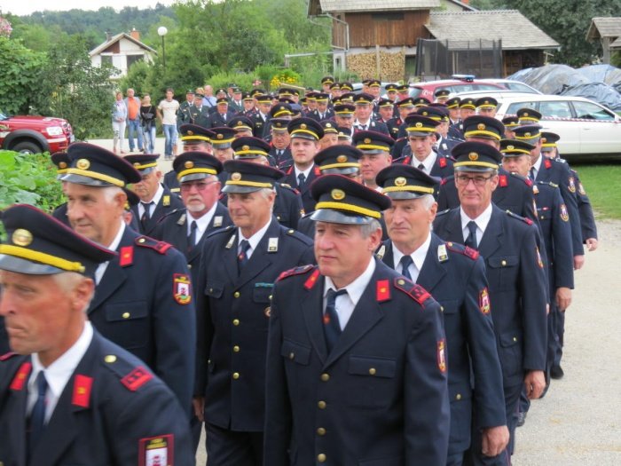 Tudi lani so v metliški občini praznovanje dneva državnosti združili z gasilskim jubilejem in sicer v PGD Dobravice. (Foto: M. B. J.)