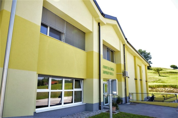 Osnovno šolo v Koprivnici so zgradili leta 1974. (Foto: L. P. C.)