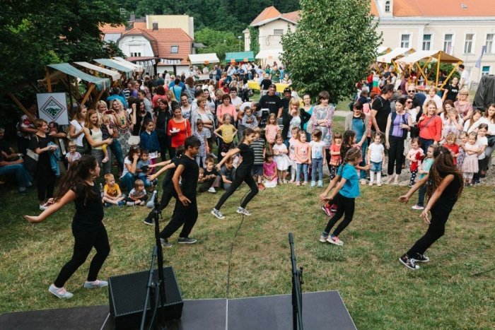 Svojo kulturo bodo tudi na letošnjem festivalu različni ustvarjalci predstavili predvsem z glasbo in plesom. (Foto: Jaka Šuln)