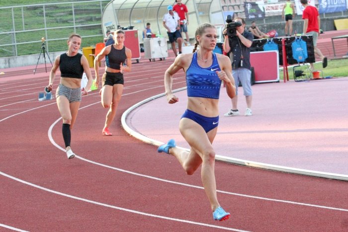 Anita Horvat je na 400 m suvereno opravila s tekmicami, ne pa tudi z normo za SP. (Foto: B. B.)