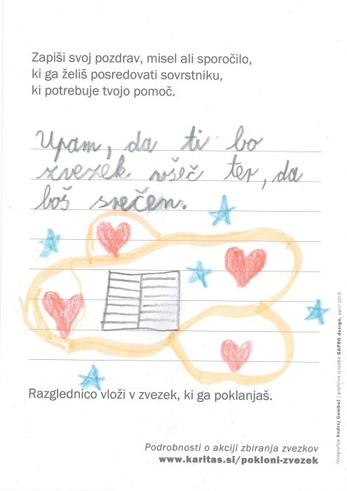 Na razglednico so otroci zapisali misel za sovrstnika, ki bo prejel zvezek. (Foto: Slovenska karitas)
