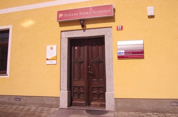 Deželna banka v Škocjanu je s 1. septembrom zaprla svoja vrata - razlogi: premalo strank, premalo prometa...