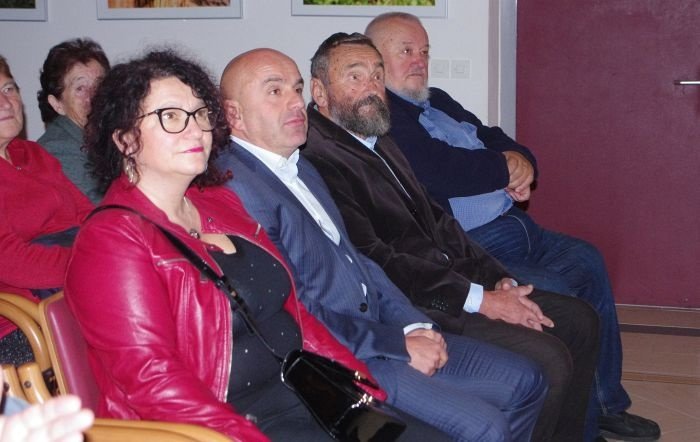 Na prireditvi v Šmarjeti (od desne proti levi): prof. dr. Stane Granda, Jože Perše ter župan Marjan Hribar z ženo.