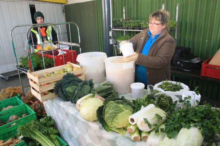 Nakup lokalno pridelane hrane je v teh kriznih časih dobra izbira. (Foto: B. B., arhiv DL)