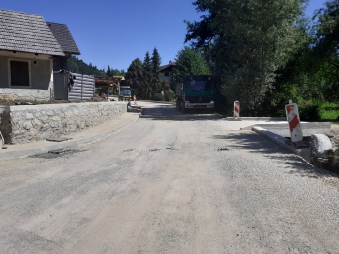 Prenova lokalne ceste v Lončarjevem Dolu