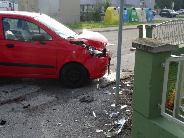 Fotografije včerajšnje prometne nesreče v Brežicah (foto: PGE Krško)