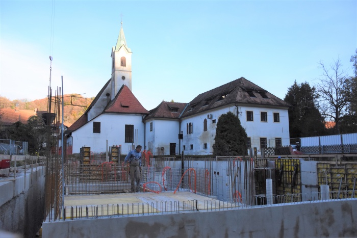 Prizidek Valvasorjeve knjižnice bodo predvidoma končali v letu 2023. (Foto: Občina Krško)