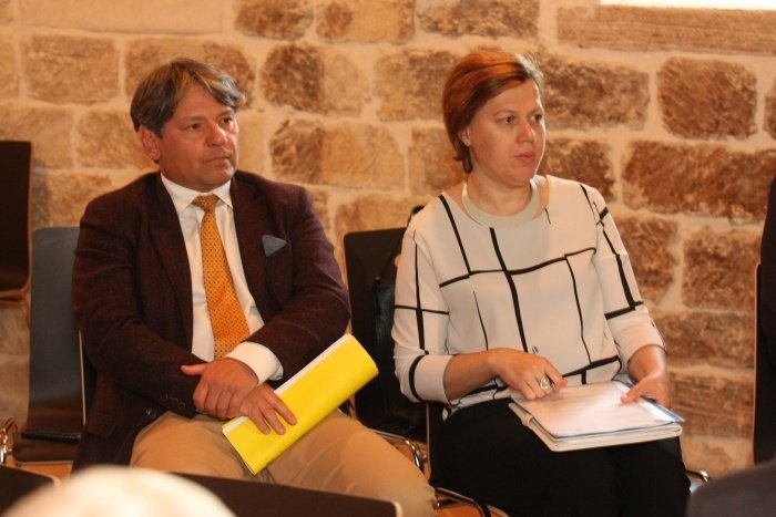Nekdanji direktor RRA M.Bratanič in Nataša Šerbec, ki je zdaj vodila RRA kot v.d. direktorice (Foto: DL)