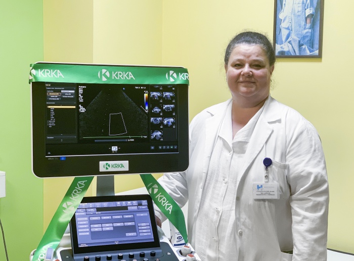 Ultrazvočni aparat je Oddelku za pediatrijo SB Novo mesto donirala novomeška Krka