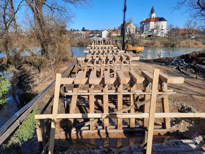 Zaključek obnove lesenega mostu v Cerkljah ob Krki predviden junija 2021 (vse fotografije: Občina Brežice)