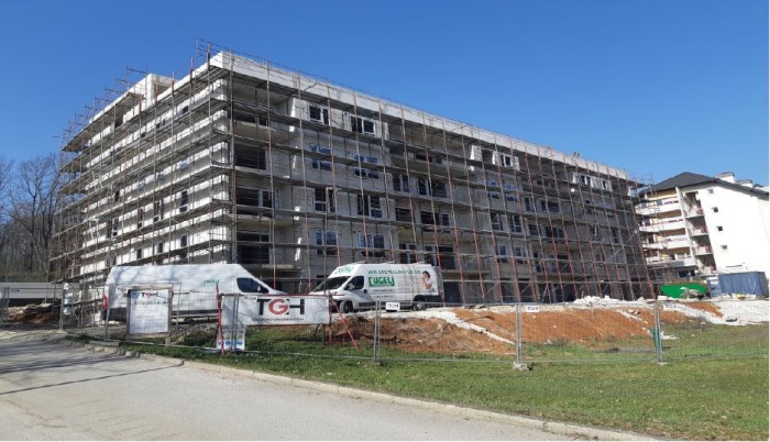 V Črnomlju po več letih 49 novih stanovanj; vselitev septembra