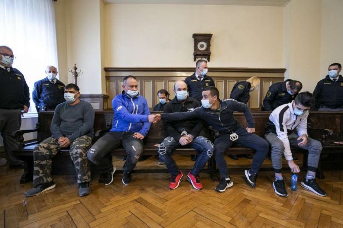 Milenku Hudrovcu (v sredini) sodijo tudi za rop župnišča v Rovtah pri  Logatcu konec januarja letos. (foto: Novice Svet 24)
