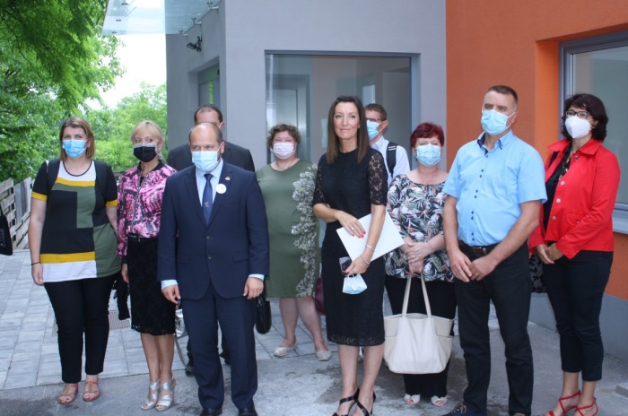 Minister za zdravje Janez Poklukar se je danes v metliškem zdravstvenem domu sestal s predstavniki zdravstvenih domov jugovzhodne Slovenije. (Foto: M. L.)