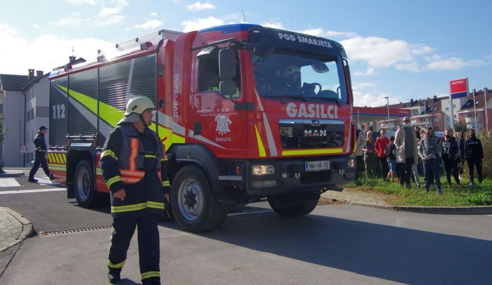 Regijska gasilska vaja, kako ravnati v primeru potresa, je v Šentjerneju uspela. Da bi le ostalo le pri vaji!
