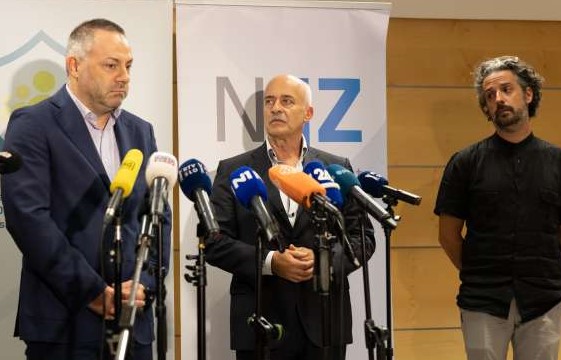 Danijel Bešič Loredan, Ivan Eržen in Mario Fafangel na današnjem srečanju z mediji (Foto: STA)