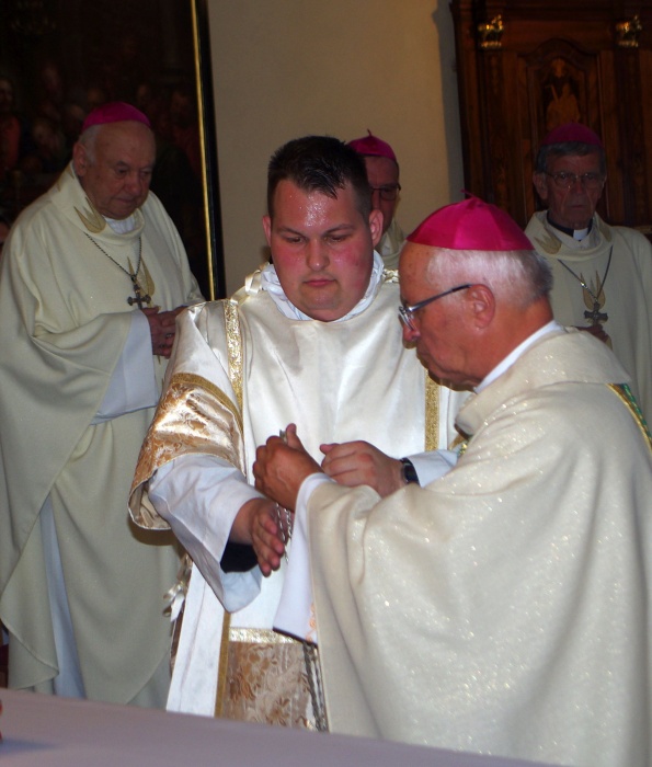 Janez Meglen s prvim novomeškim škofom msgr. Andrejem Glavanom. (Foto: L. M.)